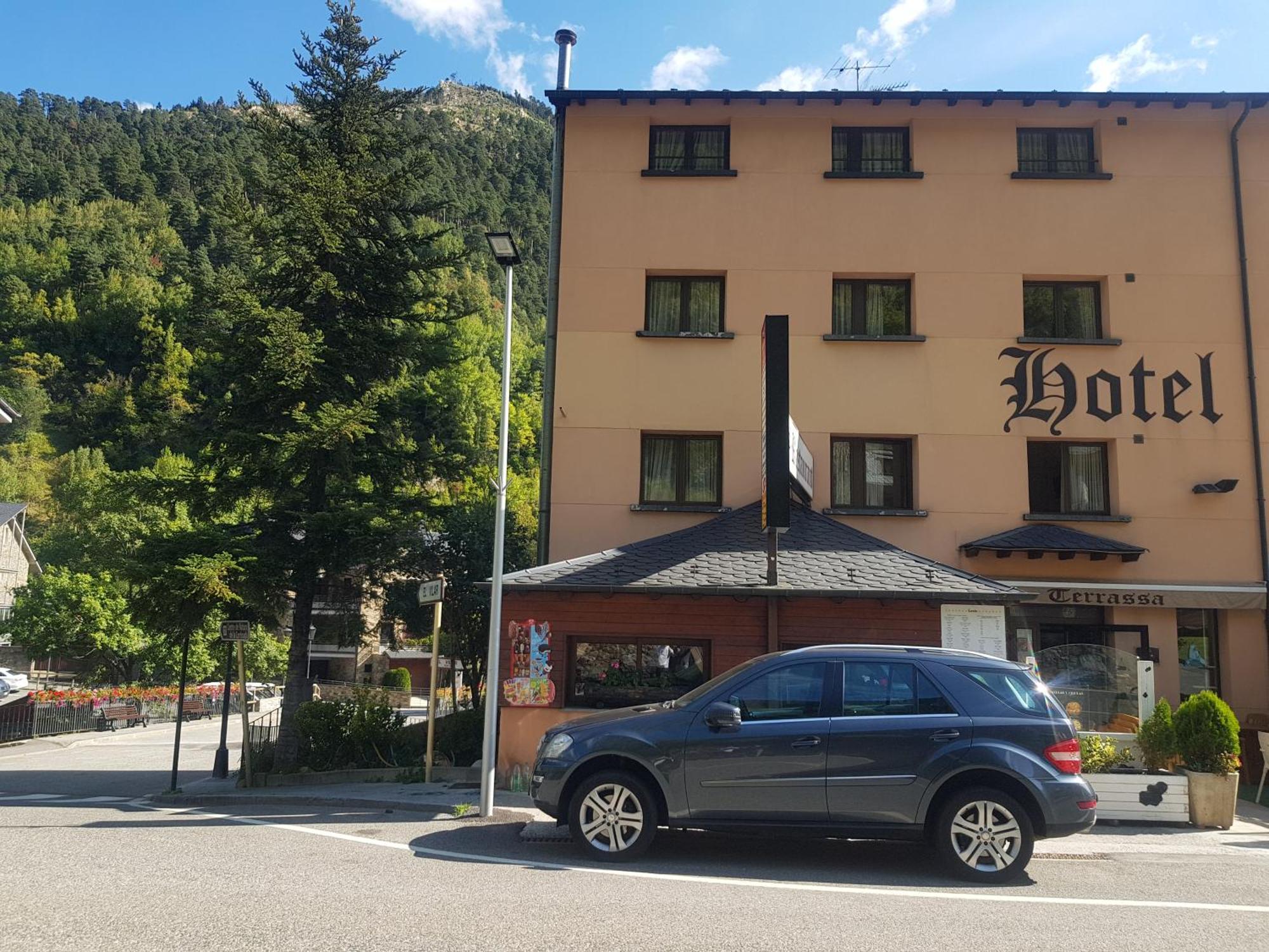 Hotel Sucara La Cortinada Exterior photo